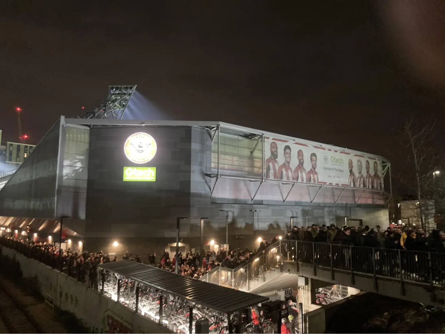 Community Stadium extérieur